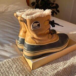 Sorel Women’s Size 8 Waterproof Winter Boot